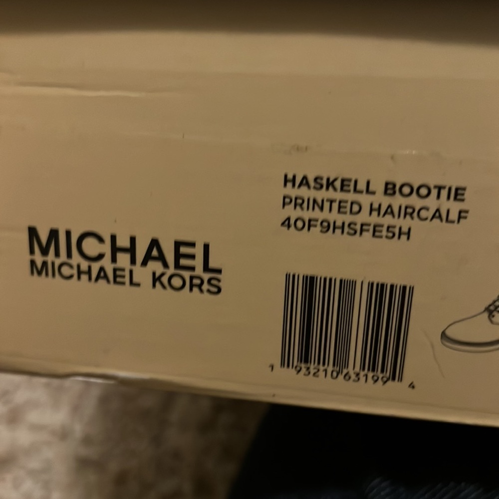 Michael Kors Haskell booties size 6 1/2 - Picture 5 of 5